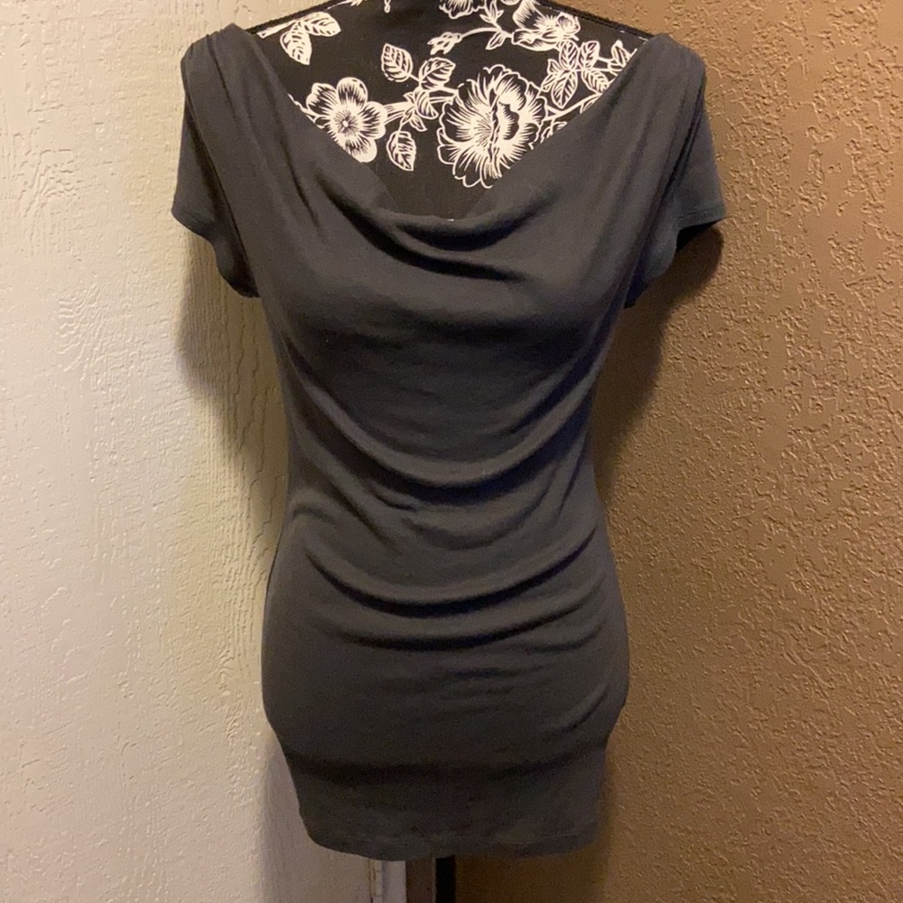 NWOT Express sexy basic tee - Picture 2 of 7